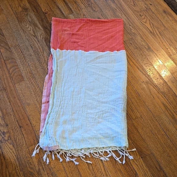 Fouta Harissa Coral and White Turkish Towel - Picture 1 of 3